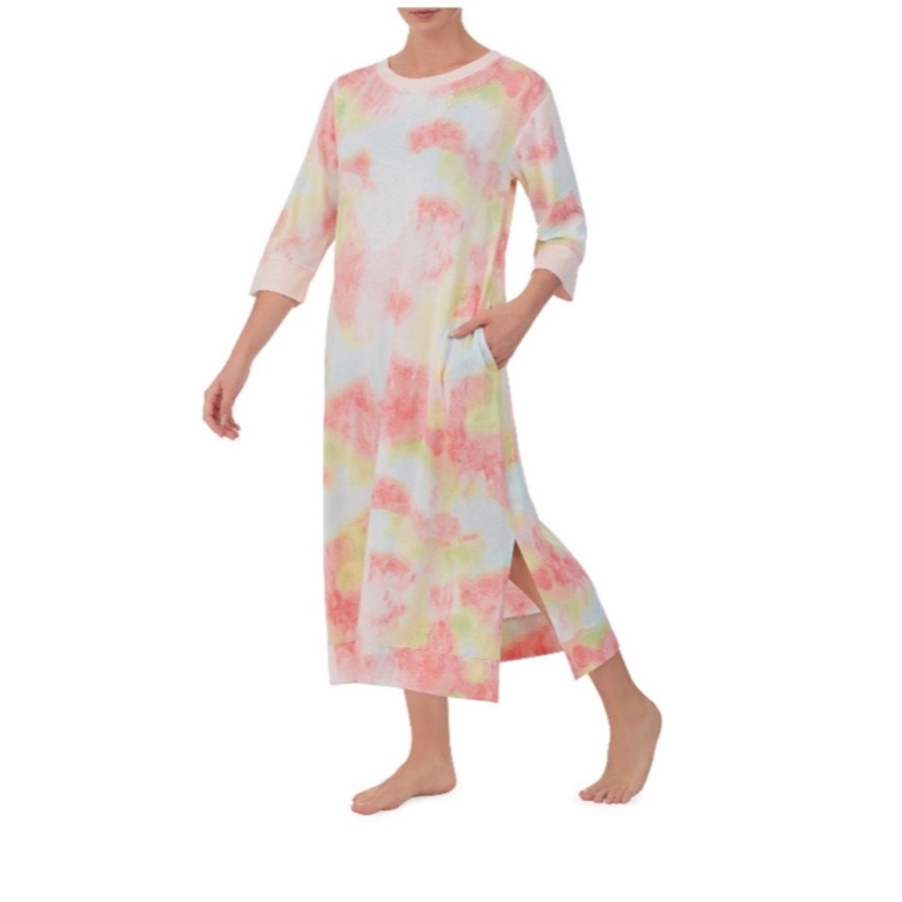 SOLD Sleepwear lounger